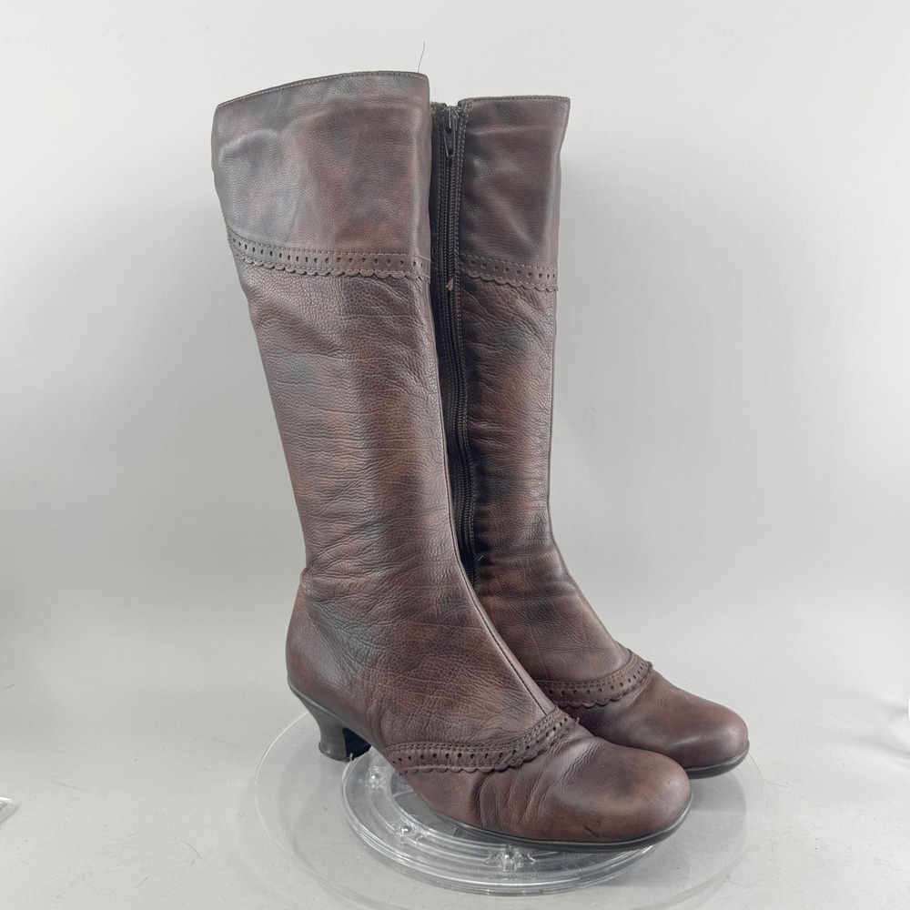 La Canadienne Womens 8 Leather Tall Boots Brogue Round Toe Kitten Heels Brown